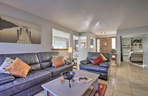The Lakes House | Sun Deck, Hot Tub and Kayak Lakefront Tempe House