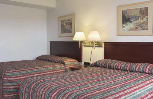 Medicine Hat Hotel | Sun-Dek Motel