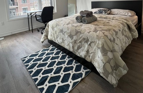 Brampton House | Sun-Filled Room with Private Bathroom and Balcony