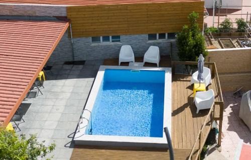 Melecas House | Sun house - Near Sintra - Kitchen - Pool