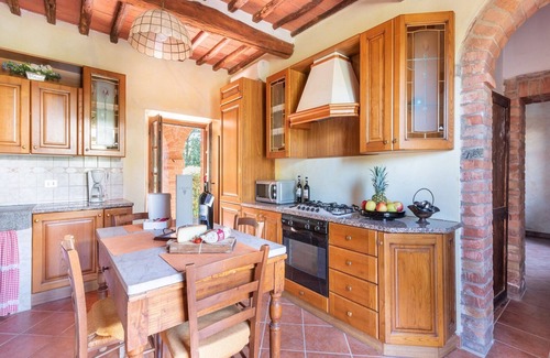 Monti di Sotto House | Sun-kissed holiday home