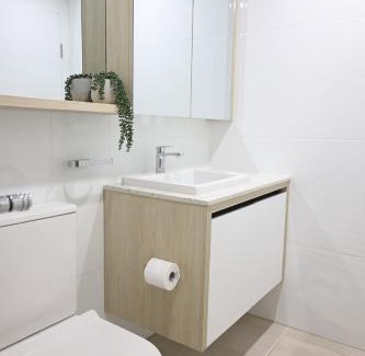 Broadbeach Apartment | Sun-Kissed Coastal Comfort Pool,Gym,Beach,BBQ