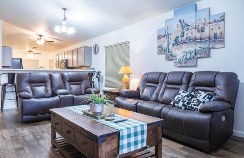 Springer Ranch House | Sun-Kissed Gem - Pool Heater Golf Green AZ Room