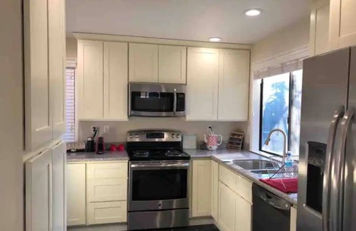 Walnut Creek House | Sun-Lit 2-Story Gem: Luxe Beds-Heated Floor-Near Shops-Dining-Fun,Great for Fams
