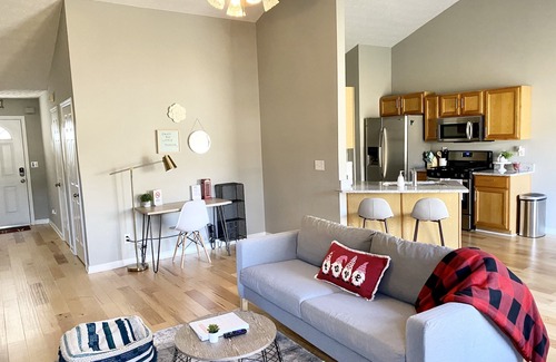 Flowery Branch House | 💥Sun Lit Stylish Modern Treasure,close to Road Atlanta🏡 Long Term Stay Welcome!