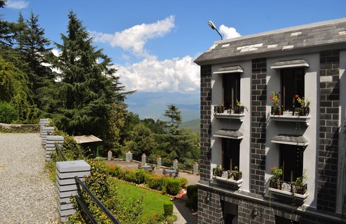Kausani House | Sun N Snow Inn By Leisure Hotels