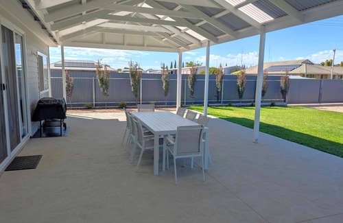 Moonta Bay House | Sun of a Beach, Moonta Bay