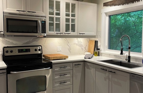 Rideau Lakes Cottage | Sun on the Brow Cottages - Grandview Cottage - Year round cottage