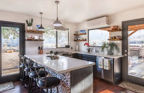 Morongo Valley Cabin | Sun Ray Ranch Cabin between Joshua Tree and Palm Springs