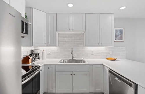 Horseshoe Bay Condo | Sun’s Up Lakeside Condo
