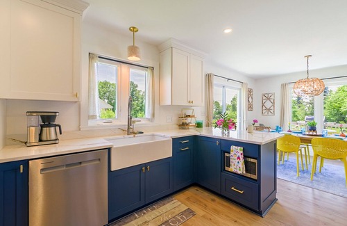 Searsport House | Sun, salt and sand @ Heart Rock House! Private beach/8 min drive to Belfast!