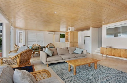 Forster House | Sun, Sand, Beachside house with magical views.