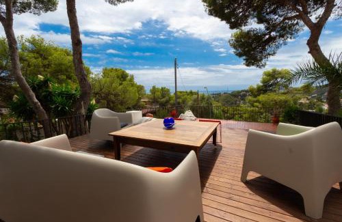 Castelldefels Villa | Sun & Sand Sanctuary - 2km to beach and 20km BCN!