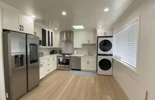 Edgemar - Pacific Manor House | Sun, Sand, & Surf: A Stone’s Throw from the Beach