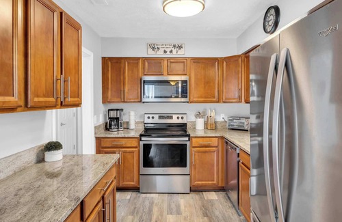 North Myrtle Beach House | Sun, Sand & Wagging Tails – Pet-Friendly Beach Escape in NMB!