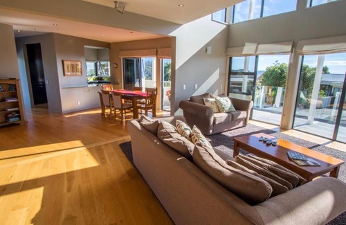 Kaiteriteri House | Sun, Sea, Sensational - Kaiteriteri Holiday Home