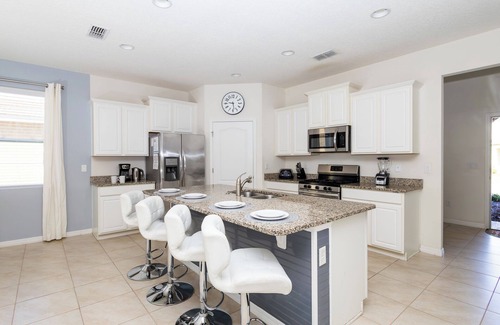Loughman House | Sun-Soaked at Solterra – Gorgeous 5 BDR Home in Desirable Resort, Private Pool!