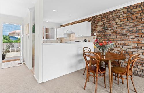 North Creek Apartment | Sun Soaked
