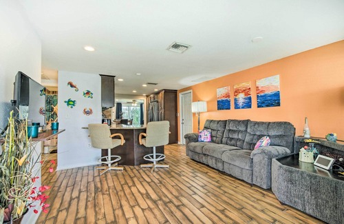 Hudson Beach Estates House | Sun-Soaked Hudson Getaway w/Canal Access!