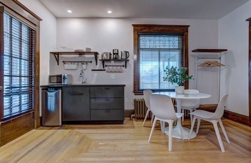 Lunenburg Apartment | Sun Suite Cozy Getaway for 2 Lunenburg