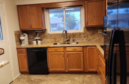 Sun City House | SUN, SUN, SUN! Enjoy spacious home in Sun City Arizona