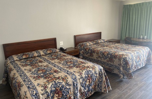 Pleasant Hill Hotel | Sun Valley Inn