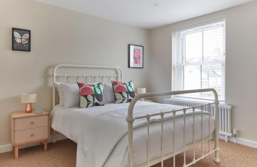 Deal House | Sunbeam Cottage by Coaste