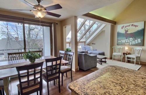 Central Vermont- Killington House | SunBear AC Pool Game Room Fireplace Hiking