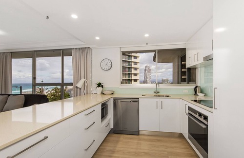 Main Beach Apartment | Sunbird Beach Resort