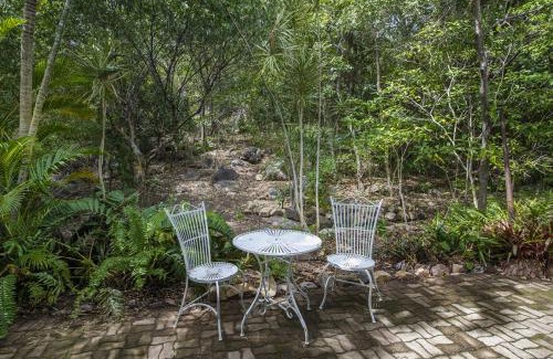 Horseshoe Bay House | Sunbird Retreat