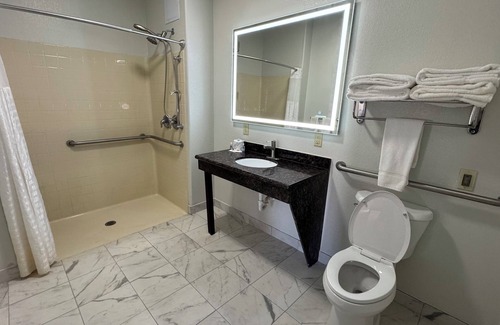 Pleasanton Hotel | Sunbridge Inn and Suites
