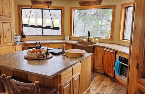 Sundance Cabin | Sundance Curated Lux Treetop Ski Cabin, Mountain Views, Real Log fireplace, Pine