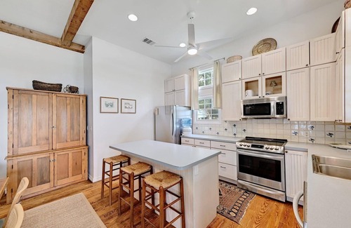 Burnet House | Sunday House @ Cockleburr Cove on Inks Lake - Lakefront property w/boat dock