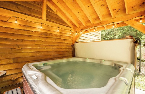 Bryant Pond Ski Chalet | Sunday River & Lake Chalet, 2 Full Kitchens, Hot Tub, Game Room