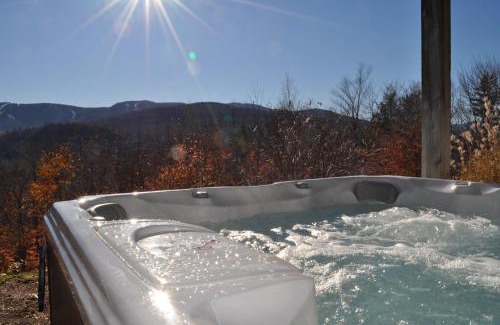 Sunday River Area Ski Chalet | SUNDAY RIVER VIEWS! Minutes from the mountain!