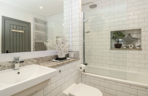 Dittisham Cottage | SUNDAY SCHOOL, family friendly, with open fire in Dittisham