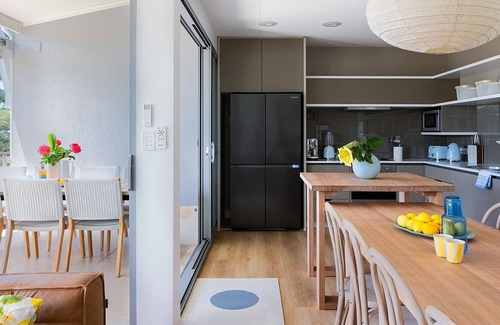 Boomerang Beach House | Sundays