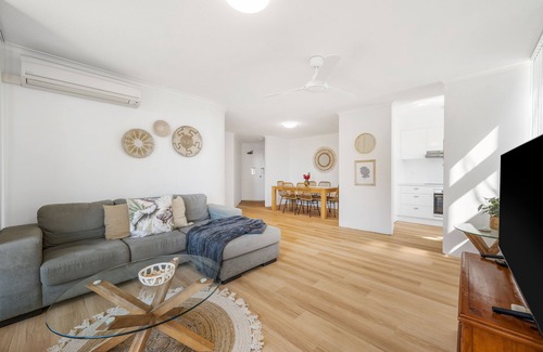 Port Macquarie Apartment | Sundial 202 - Two bedroom unit close to town with air-conditioner