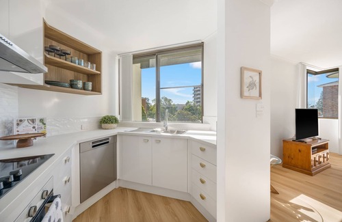 Port Macquarie Apartment | Sundial 202 - Two bedroom unit close to town with air-conditioner