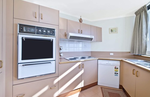 Port Macquarie Apartment | Sundial 602 - Perfect Holiday Location Close To Town