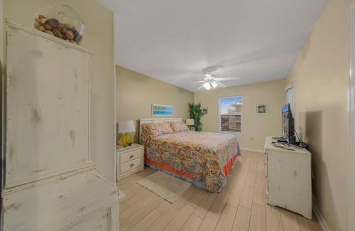 Gulf Shores Apartment | Sundial A2 by Vacation Homes Collection