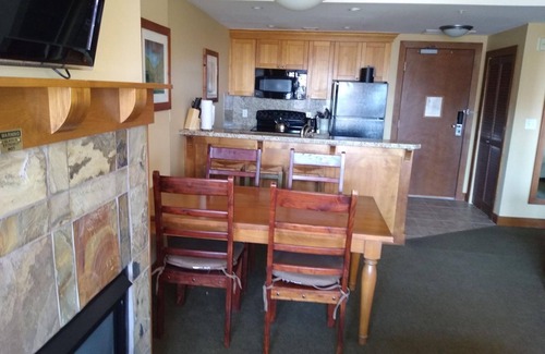 Park City Condo | Sundial Lodge-Ski in/Ski out-1 Bedroom/1 Bathroom-Sleeps 4-Unit B315-613 sq. ft.