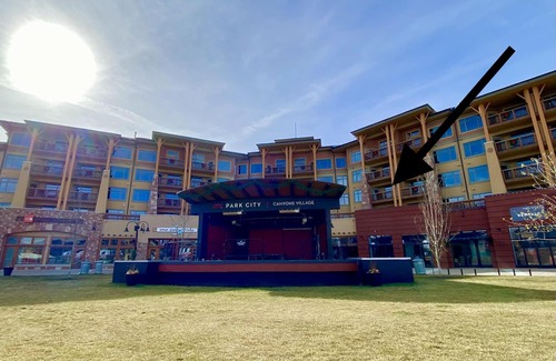 Park City Condo | Sundial Lodge-Ski in/Ski out-1 Bedroom/1 Bathroom-Sleeps 4-Unit B315-613 sq. ft.
