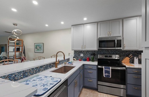 Boca Grande House | Sundown 23 - 2 Bed/2.5 Bath - BEACHFRONT - Close to Restaurants & Shops