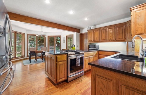 Fayetteville House | Sundown Hollow - Central Fayetteville - Sleeps 10
