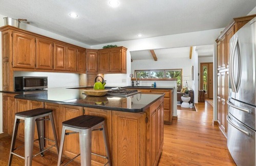 Fayetteville House | Sundown Hollow - Central Fayetteville - Sleeps 10