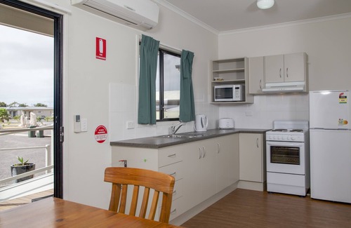 Whyalla Norrie Apartment | Sundowner Cabin and Tourist Park