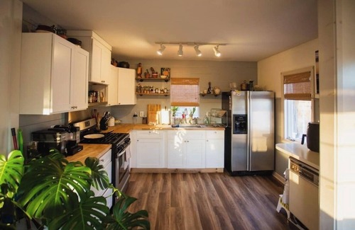Montauk House | Sundrenched 3BR 1.5BA Cottage on 2.5 Acres