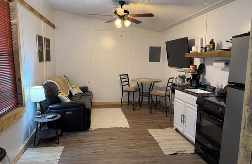 Lamont Cabin | Sunflower Cabin