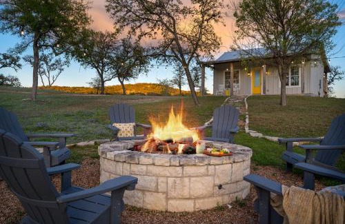 Comfort House | Sunflower Cottage with hot tub & VIEWS